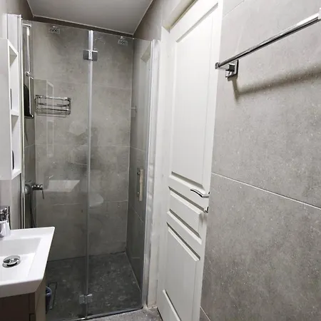 St Lazarus Πανσιόν