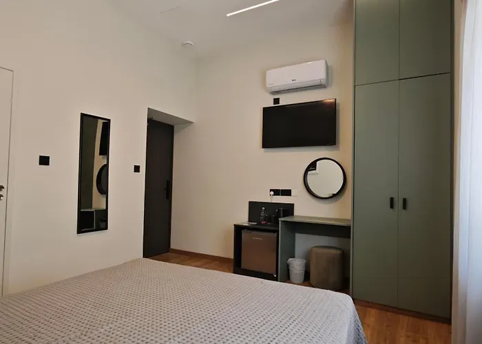 St Lazarus Pensionat 3*